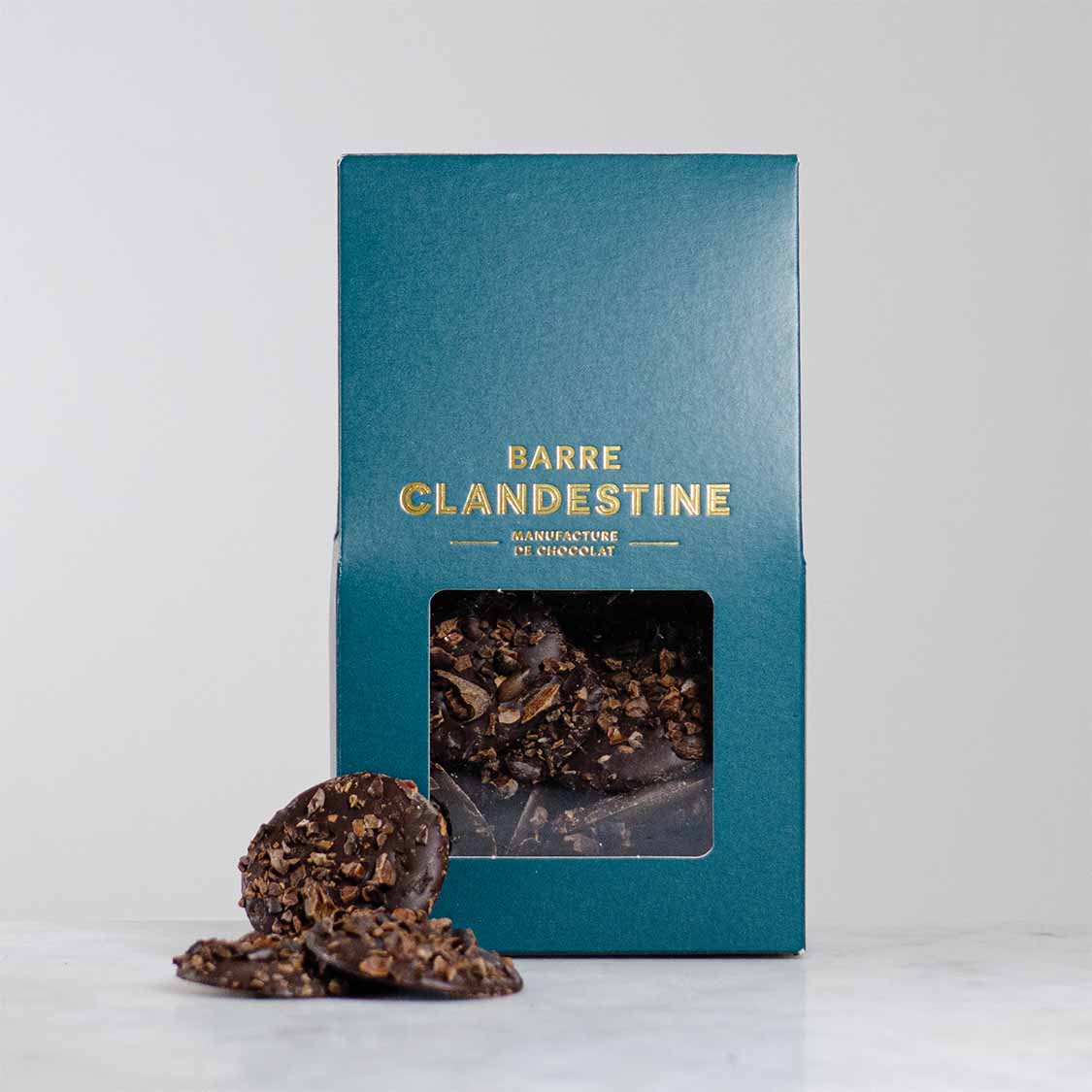 Chocolat et éclats de fèves de cacao